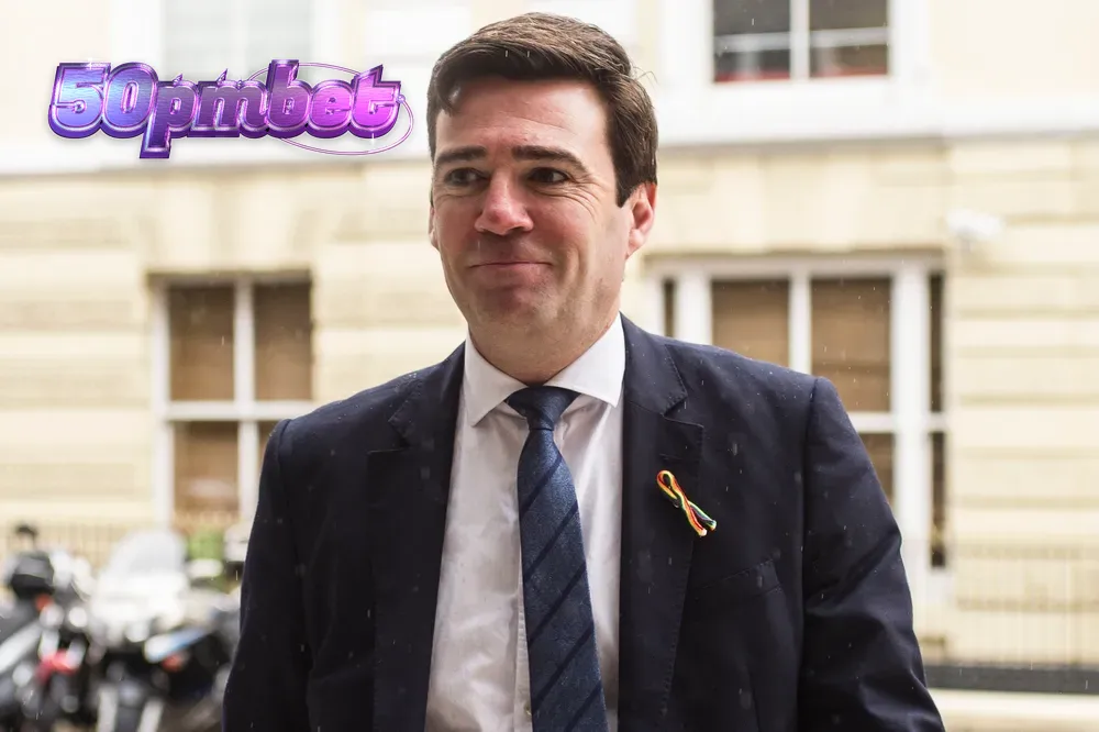 Fachada de uma casa de apostas em uma rua comercial britânica